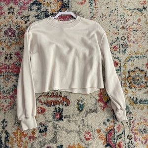 xl cream cropped sweatshirt